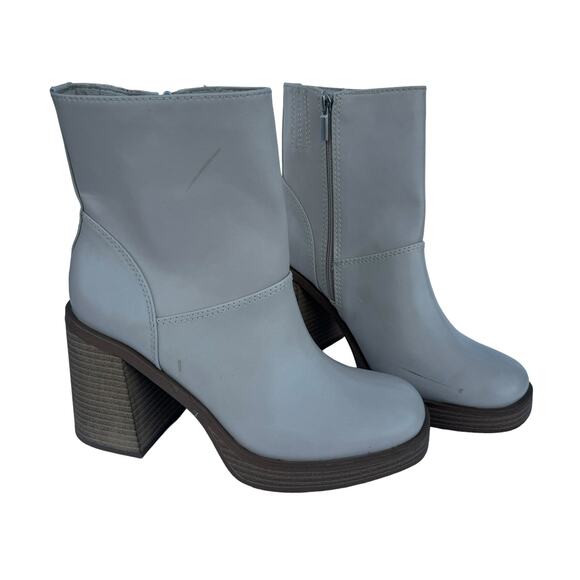New Universal Thread Beige Faux Leather Round Toe Block Heel Ankle Boots 9 1/2 - Picture 1 of 11